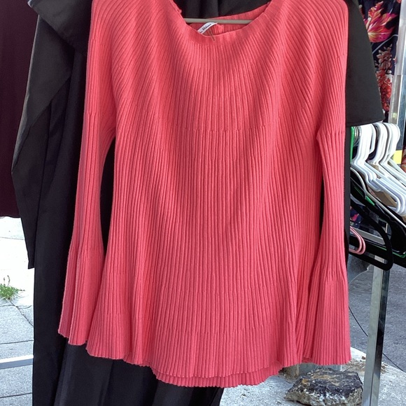 Tops - Women's Pink Ribbed Top